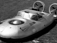 Советский «Летающий Автомобиль ГАЗ 16». Часть экспериментального проекта 60-х годов, попытка создать идеальное транспортное средство с повышенной проходимостью за счет воздушной подушки. (Фото: YouTube)