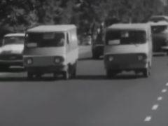«В 1972 году в СССР выпустят первые серийные электромобили» - говорит голос за кадром, показывая эти тестовые образцы электрокарах на дорогах страны. Если верить старым телепередачам, то ученые уже знали, как заряжать их аккумуляторы за минуты.