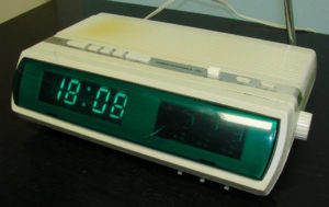 «Электроника 25» — радиоприемник с электронными часами, 1984 год. (Фото: Сергей Фролов / leningrad.su)