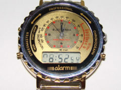 «Электроника» — наручные часы с аналоговым и электронным циферблатом 2 в 1. (Фото: Сергей Фролов / leningrad.su)