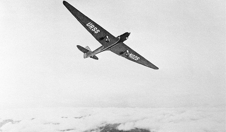 Самолет АНТ-25, на котором в 1937 году Валерий Чкалов совершил беспосадочный перелет через Северный полюс в США © Иван Шагин/ТАСС