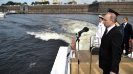 Путин принял Главный военно-морской парад
