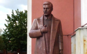 Сталин: «Никогда не думай, что можно разделить людей на чисто красных и чисто белых»