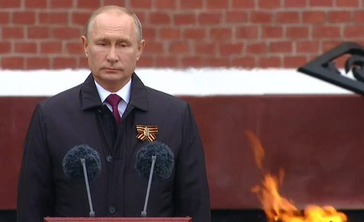 "Это история каждой семьи, часть нашей души". Путин поздравил россиян с Днём Победы