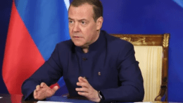 Дмитрий Медведев видит выход из конфликта в учете интересов России, новом документе типа Хельсинкского акта, "пересборке" ООН и других международных организаций. / РИА Новости